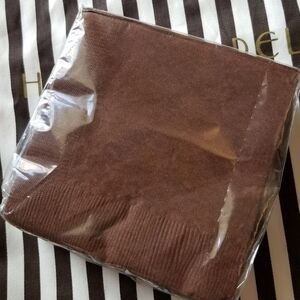 ❗Henri Bendel Brown Store Display Napkins❗